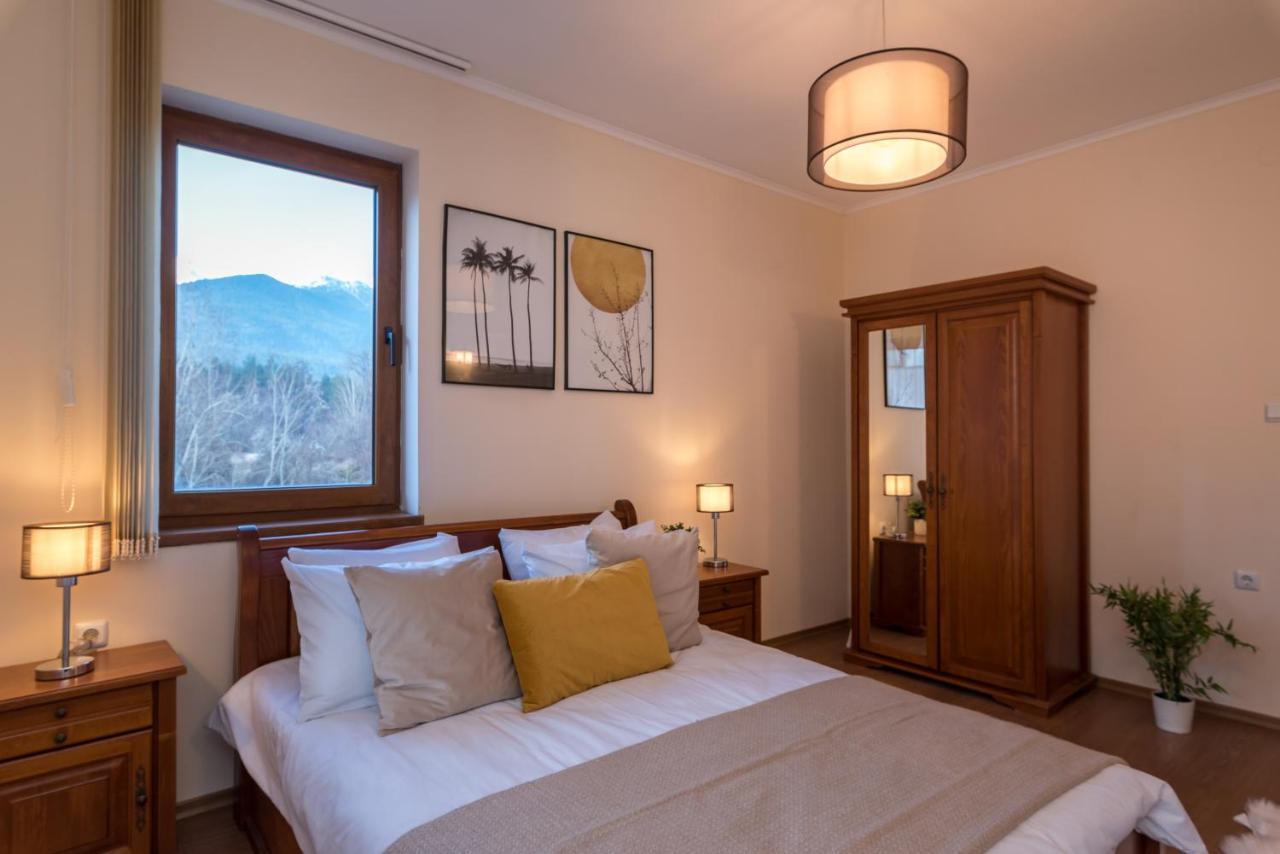 Charming Ski Apartments Near Gondola & Bar Street, Cedar Lodge 1 Complex Bansko Exteriör bild