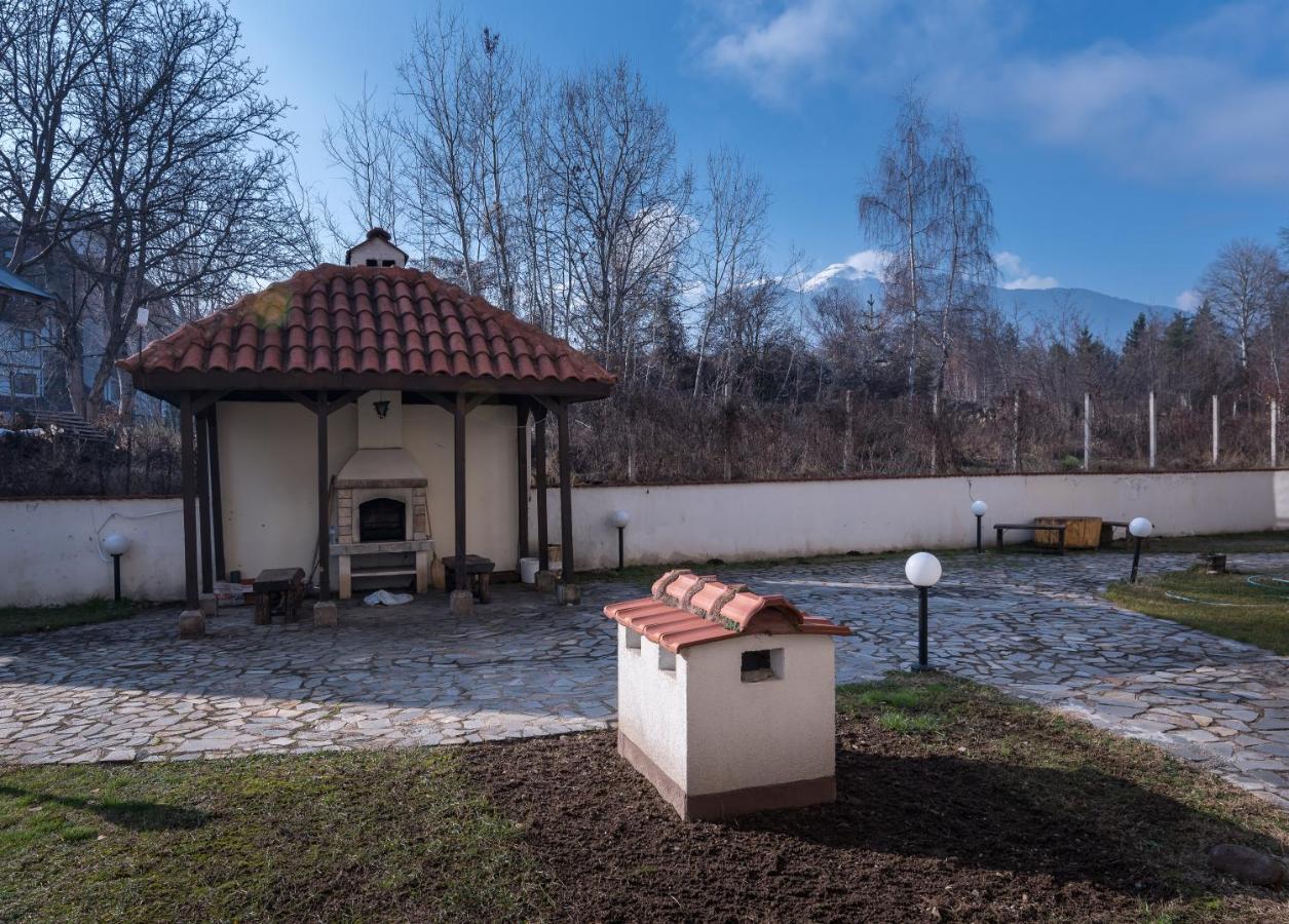 Charming Ski Apartments Near Gondola & Bar Street, Cedar Lodge 1 Complex Bansko Exteriör bild